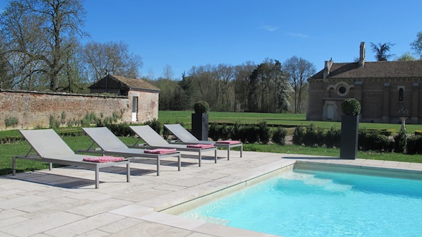 Chateau de Varennes_pool house_chapel_598x336
