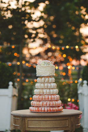 1608_Jules_by hannah_071_wedding cake_macaron tower_296